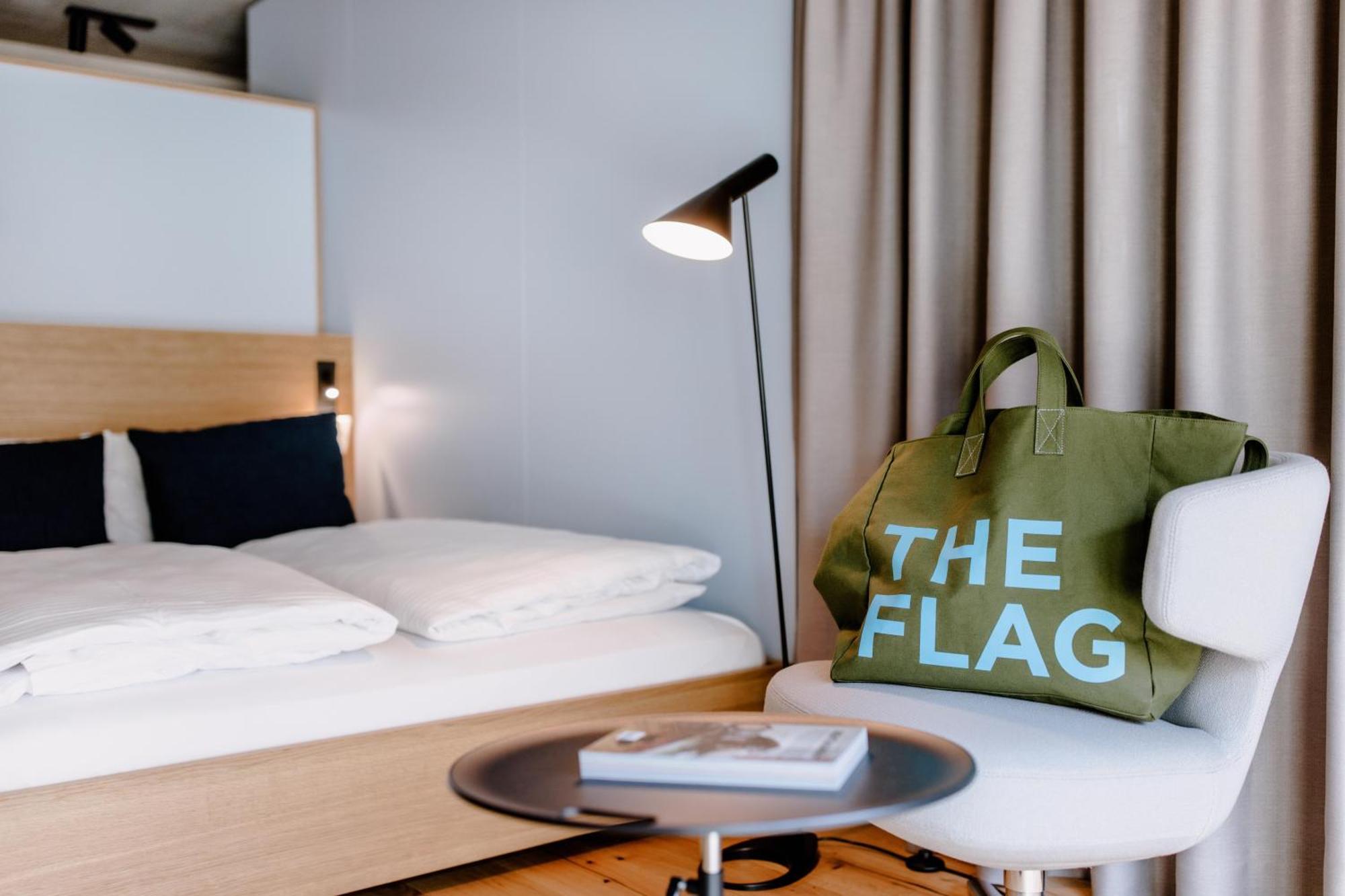 The Flag West M. Hotel Frankfurt am Main Kamer foto